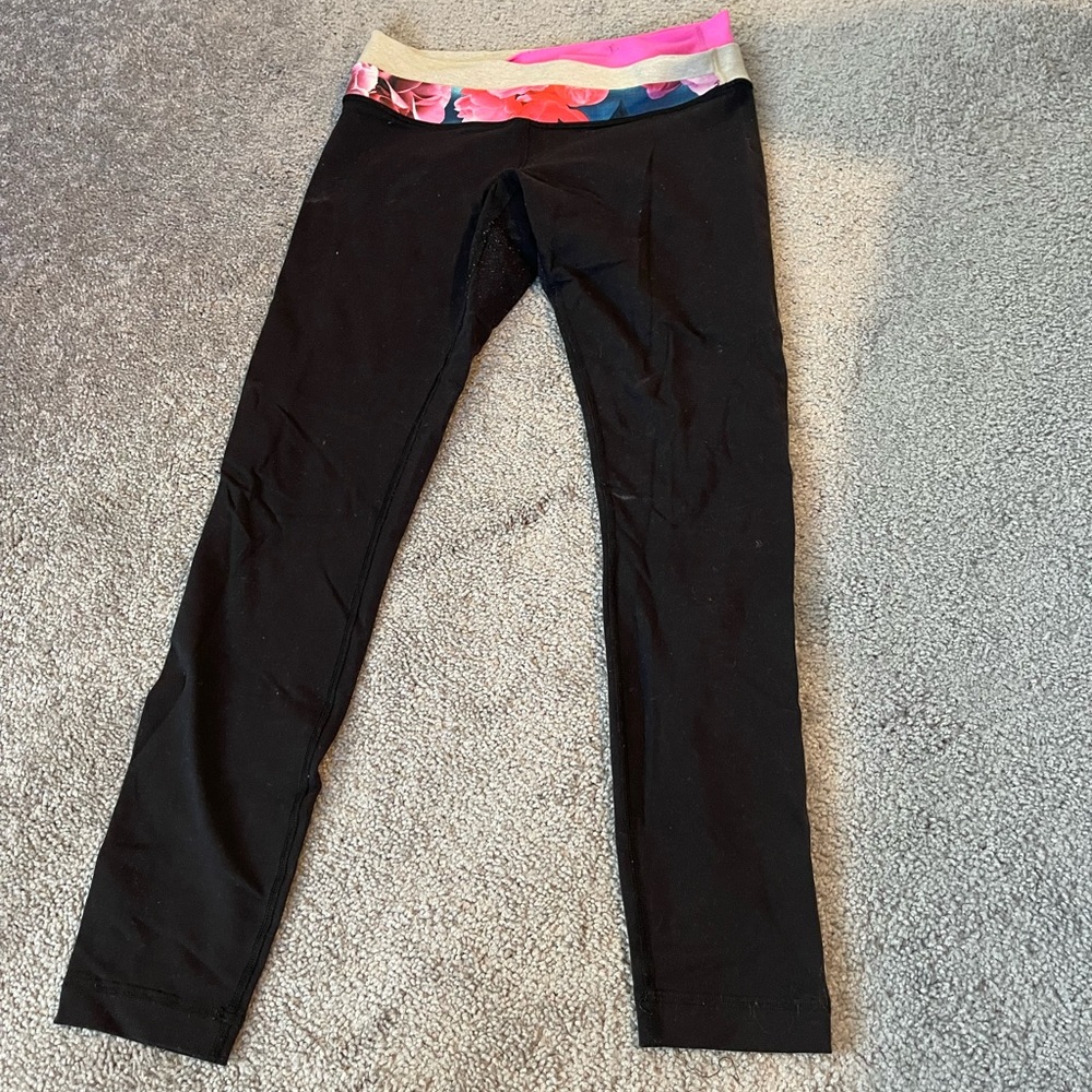 Lululemon crisscross waist band wonderunders